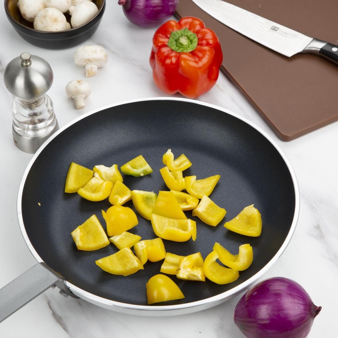  Vogue Po&ecirc;le en aluminium antiadh&eacute;sif Teflon Platinum Plus 32cm 