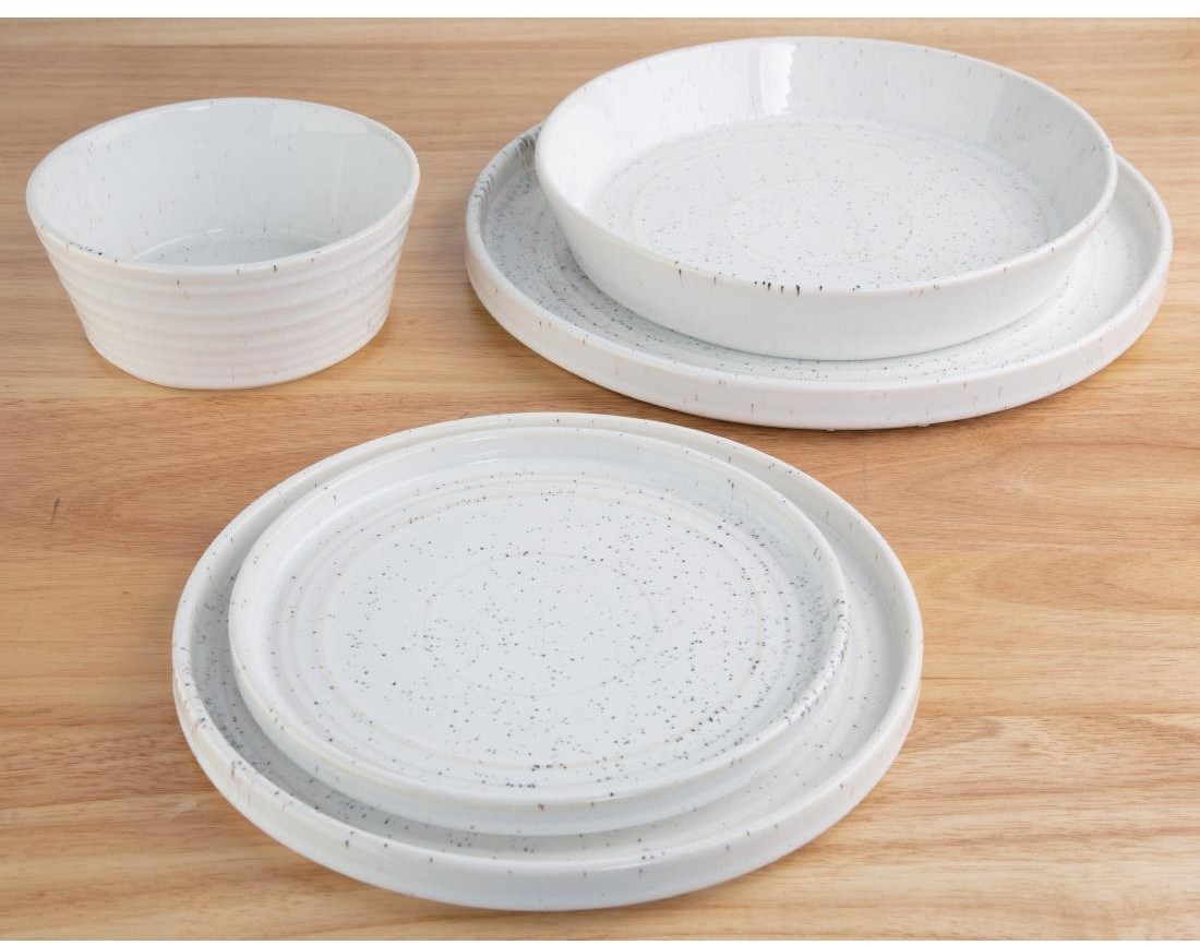  Olympia Bols plats ronds mouchet&eacute;s blancs Cavolo 220mm (lot de 4) 